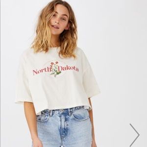 Cotton On boyfriend cropped cotton tee N. Dakota L new